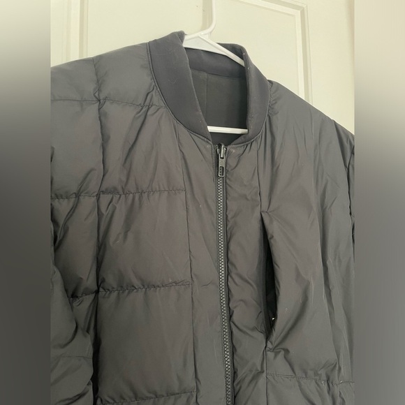 Lululemon Men’s About-Face Bomber Jacket - Picture 2 of 6
